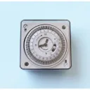 Horloge journalière à encastrer (sans réserve de marche)